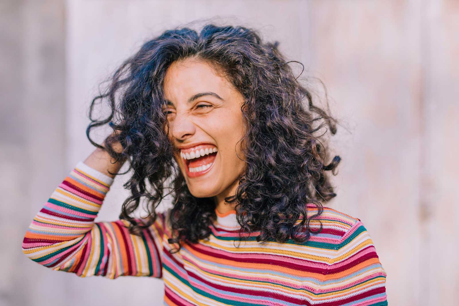 Sourire jeune femme